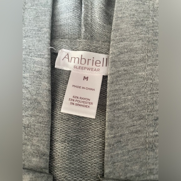 Ambrielle Women’s V-Neck Pullover Hooded Top Gray Medium. New w tag. - Picture 6 of 9
